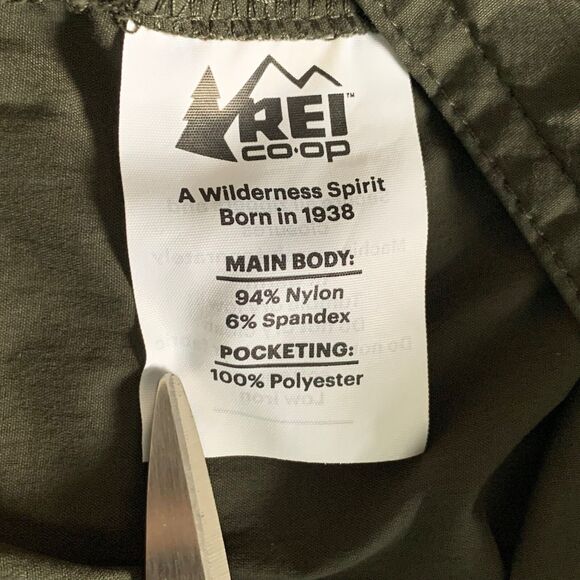 REI Cargo Hiking Shorts Women 16 Petite Olive Nylon Blend Quick Dry Zip Pockets - Picture 10 of 10